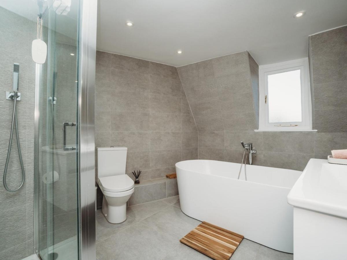 Апартаменты Pass The Keys Stylish 2 Bed Eco Flat In The Heart Of Бат Экстерьер фото